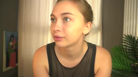 Kate online show from 09/17/25, 04:25