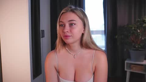 Kate online show from 10/19/25, 07:09