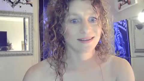 SStacey1 online show from 02/09/25, 06:33