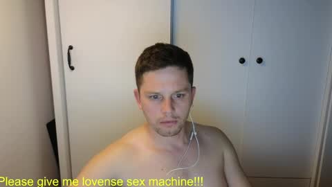 Snapshot of st1vemaster01 chatting on 06/09/26, 01:12 st1vemaster01 online show from 06/09/26, 01:12