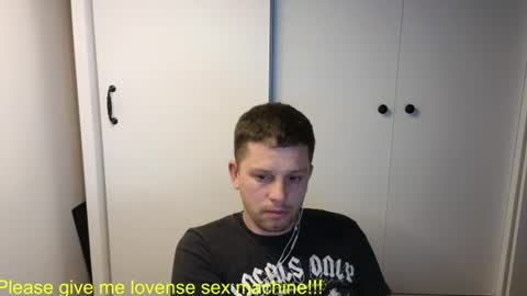 Snapshot of st1vemaster01 chatting on 06/11/26, 02:48 st1vemaster01 online show from 06/11/26, 02:48