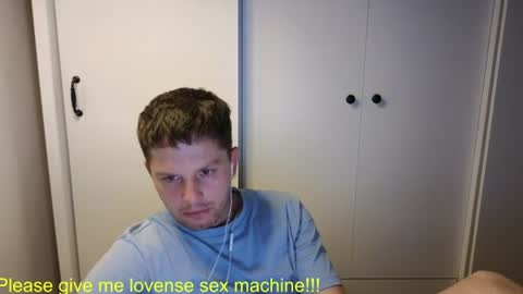 Snapshot of st1vemaster01 chatting on 06/20/26, 02:20 st1vemaster01 online show from 06/20/26, 02:20
