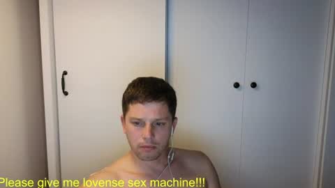 Snapshot of st1vemaster01 chatting on 06/29/26, 01:33 st1vemaster01 online show from 06/29/26, 01:33
