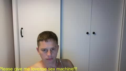 Snapshot of st1vemaster01 chatting on 07/29/26, 02:04 st1vemaster01 online show from 07/29/26, 02:04