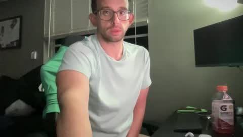 Snapshot of st22fe69 chatting on 12/15/24, 02:41 Jose online show from 12/15/24, 02:41