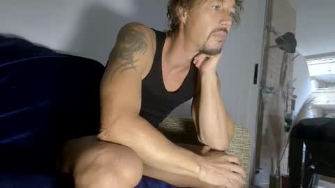 St Amor online show from 10/13/25, 01:00