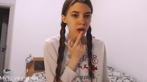 Snapshot of st_ella chatting on 01/06/26, 03:05 Ella online show from 01/06/26, 03:05