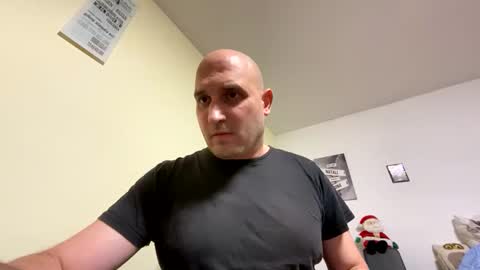 Snapshot of sta13 chatting on 10/25/25, 09:42 sta13 online show from 10/25/25, 09:42