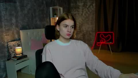 stacey__doll online show from 10/10/25, 12:09