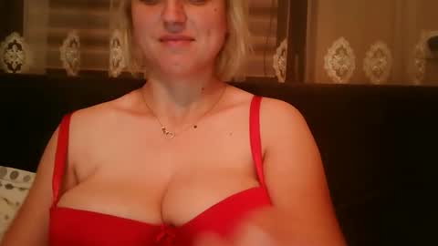 Snapshot of stacey_amelly chatting on 10/10/25, 11:04 Amelly online show from 10/10/25, 11:04