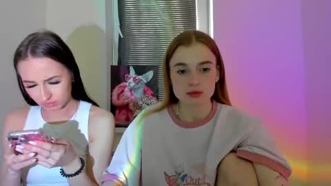 Snapshot of stacey_brow chatting on 04/20/26, 02:47 stacey online show from 04/20/26, 02:47