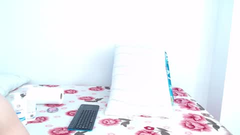 Snapshot of stacey_taylor7 chatting on 02/12/26, 01:06 stacey_taylor7 online show from 02/12/26, 01:06