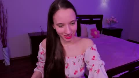 Snapshot of staceycutie chatting on 03/25/26, 05:52 StaceyCutie online show from 03/25/26, 05:52