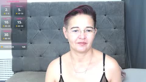 staceydarling online show from 11/22/25, 01:15