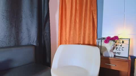 Snapshot of staceygraves_ chatting on 02/27/25, 05:15 online show from 02/27/25, 05:15