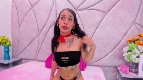 Snapshot of staceylee_ chatting on 10/28/25, 08:11 Stacey lee online show from 10/28/25, 08:11