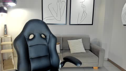 Stacy Woods online show from 01/28/25, 04:30