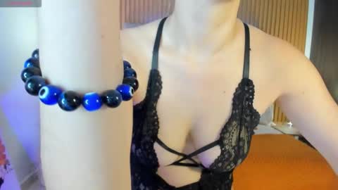 Stacy Woods online show from 11/20/25, 03:45