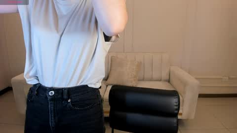 Snapshot of staceywood_ chatting on 03/28/26, 11:43 Stacy Woods online show from 03/28/26, 11:43