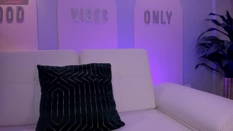 Snapshot of staceywood_ chatting on 04/09/26, 12:10 Stacy Woods online show from 04/09/26, 12:10