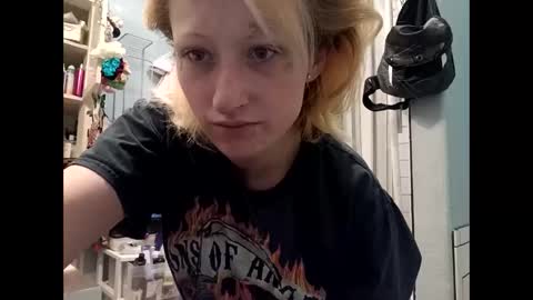 Snapshot of stacisavige chatting on 01/20/25, 05:48 Sinserity online show from 01/20/25, 05:48