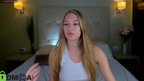 Stacy Mon Tue Wed Thu Fri Sun GMT GMT 3 1000am - 0400pm  online show from 09/19/25, 09:11