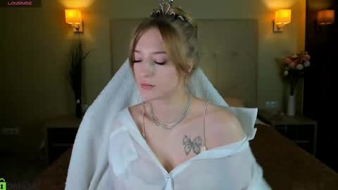 Stacy Mon Tue Wed Thu Fri Sun GMT GMT 3 1000am - 0400pm  online show from 02/20/26, 09:21