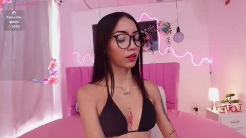 estecy online show from 10/21/25, 02:18