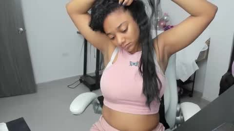 Zulma Yisset online show from 12/05/25, 02:20