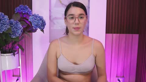 stacycooper_ online show from 05/27/26, 04:15