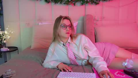 StacyEvances online show from 12/22/25, 06:38