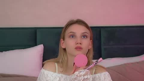 StacyEvances online show from 05/16/26, 06:17