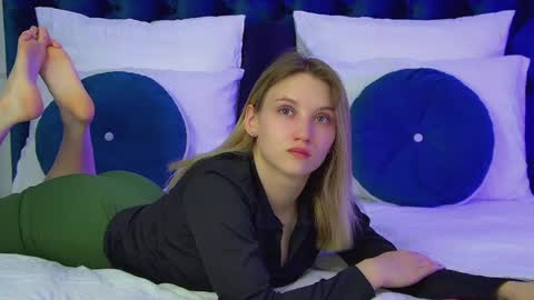 StacyEvances online show from 05/26/26, 06:48