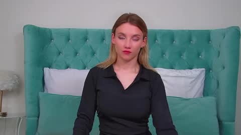 StacyEvances online show from 06/01/26, 04:20