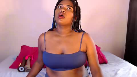 Snapshot of stacyhunterxxx chatting on 10/28/25, 02:31 STACY online show from 10/28/25, 02:31