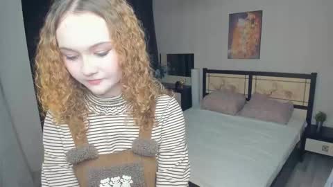 Snapshot of stacyroller chatting on 02/08/26, 07:50 Violet online show from 02/08/26, 07:50