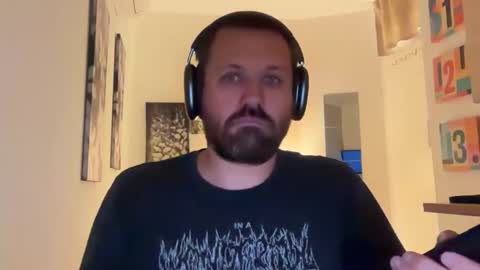 Snapshot of stadtneurotiker chatting on 10/17/25, 06:10 Peter online show from 10/17/25, 06:10