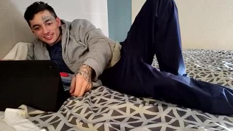 Snapshot of staightupdownbad chatting on 11/21/25, 08:29 Straightupdownbad online show from 11/21/25, 08:29