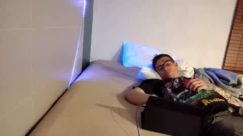 Snapshot of staightupdownbad chatting on 11/26/25, 07:42 Straightupdownbad online show from 11/26/25, 07:42