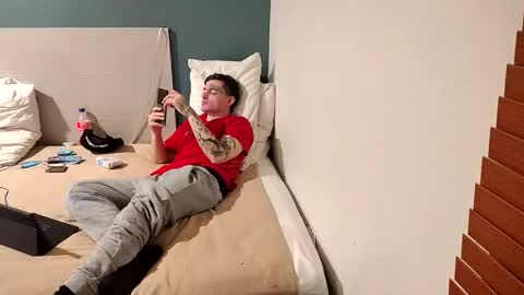 Snapshot of staightupdownbad chatting on 11/28/25, 02:58 Straightupdownbad online show from 11/28/25, 02:58