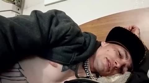 Snapshot of staightupdownbad chatting on 03/19/26, 05:17 Straightupdownbad online show from 03/19/26, 05:17