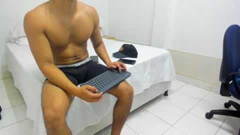 stand_boy01 online show from 11/16/25, 12:38