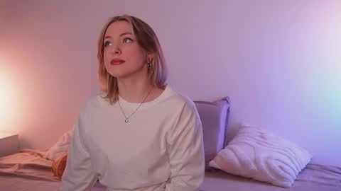 Snapshot of stanovaya300kg chatting on 01/14/26, 02:01 Kristina online show from 01/14/26, 02:01