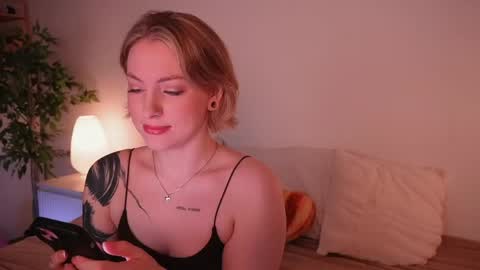 Snapshot of stanovaya300kg chatting on 03/19/26, 01:04 Kristina online show from 03/19/26, 01:04