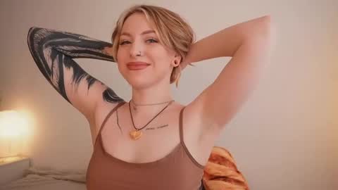 Snapshot of stanovaya300kg chatting on 04/01/26, 01:41 Kristina online show from 04/01/26, 01:41