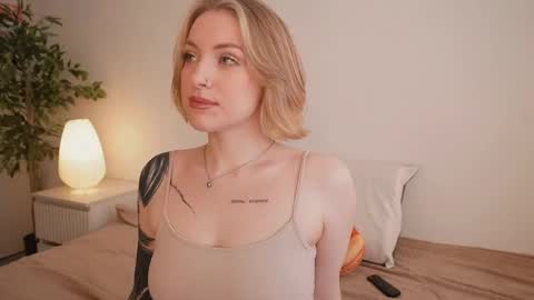 Snapshot of stanovaya300kg chatting on 04/10/26, 01:38 Kristina online show from 04/10/26, 01:38