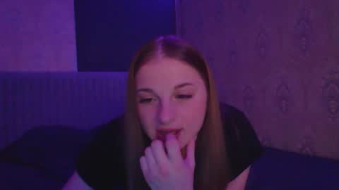 Snapshot of star_girlish chatting on 12/16/25, 11:10 star_girlish online show from 12/16/25, 11:10