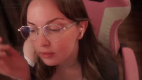 Snapshot of star_shopping chatting on 10/27/25, 10:25 Alice online show from 10/27/25, 10:25