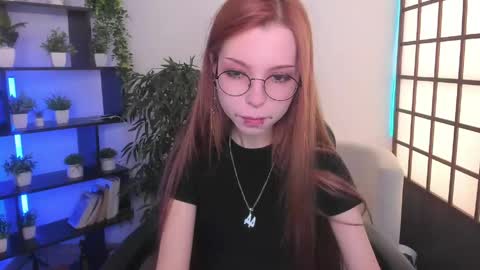 Snapshot of star_tarra chatting on 04/20/26, 01:52 Tarra online show from 04/20/26, 01:52