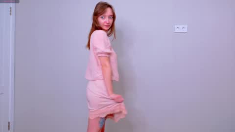 Snapshot of starbeam__ chatting on 12/22/25, 03:03 Ann online show from 12/22/25, 03:03